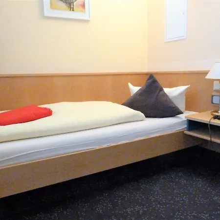 An Der Stadtmauer מלון